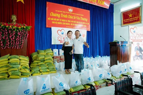 Hình ảnh minh họa các dịch vụ tư vấn, đường dây nóng hỗ trợ và nhóm cộng đồng giúp đỡ những người gặp vấn đề về cờ bạc